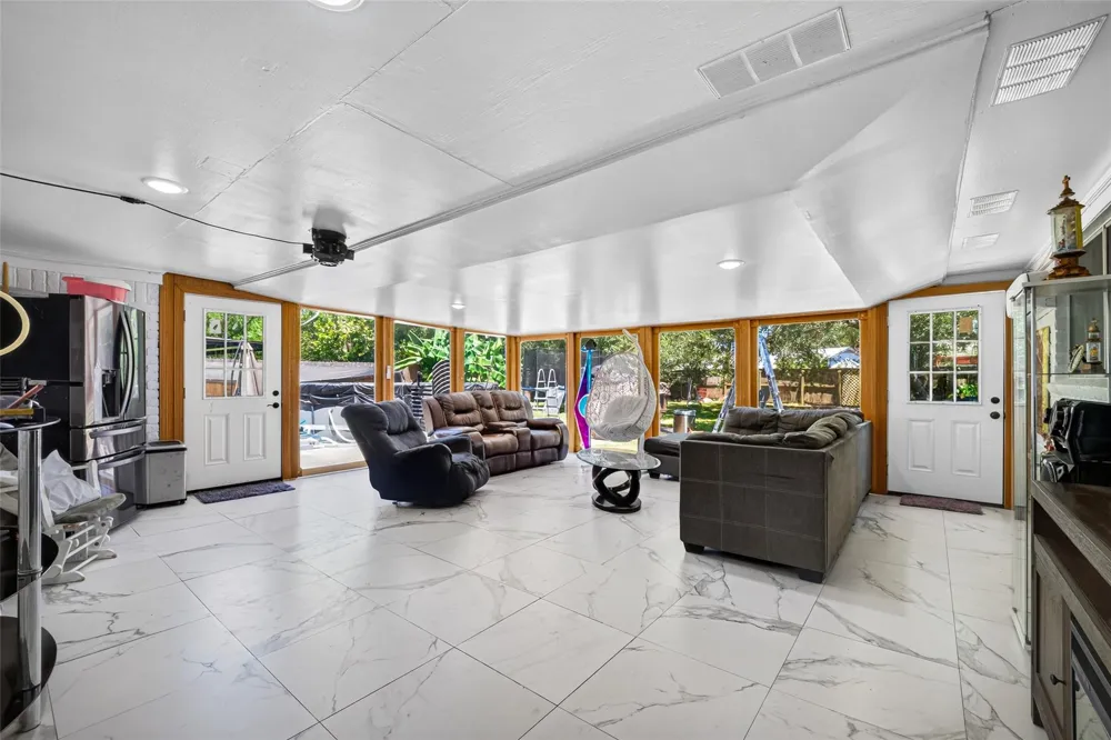 104 Burgundy Lane League City, TX 77573