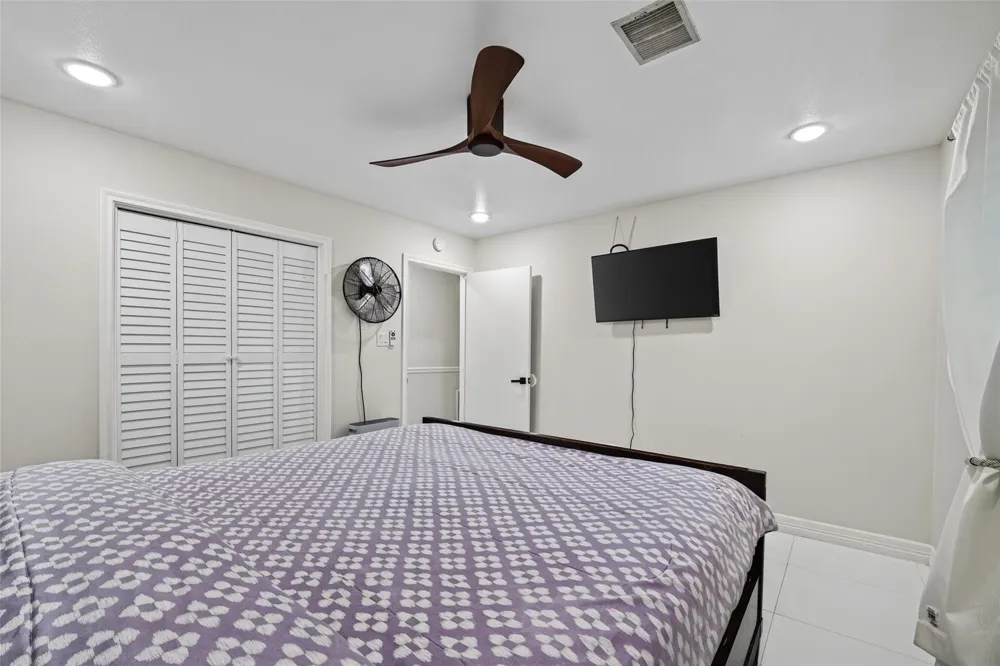 104 Burgundy Lane League City, TX 77573