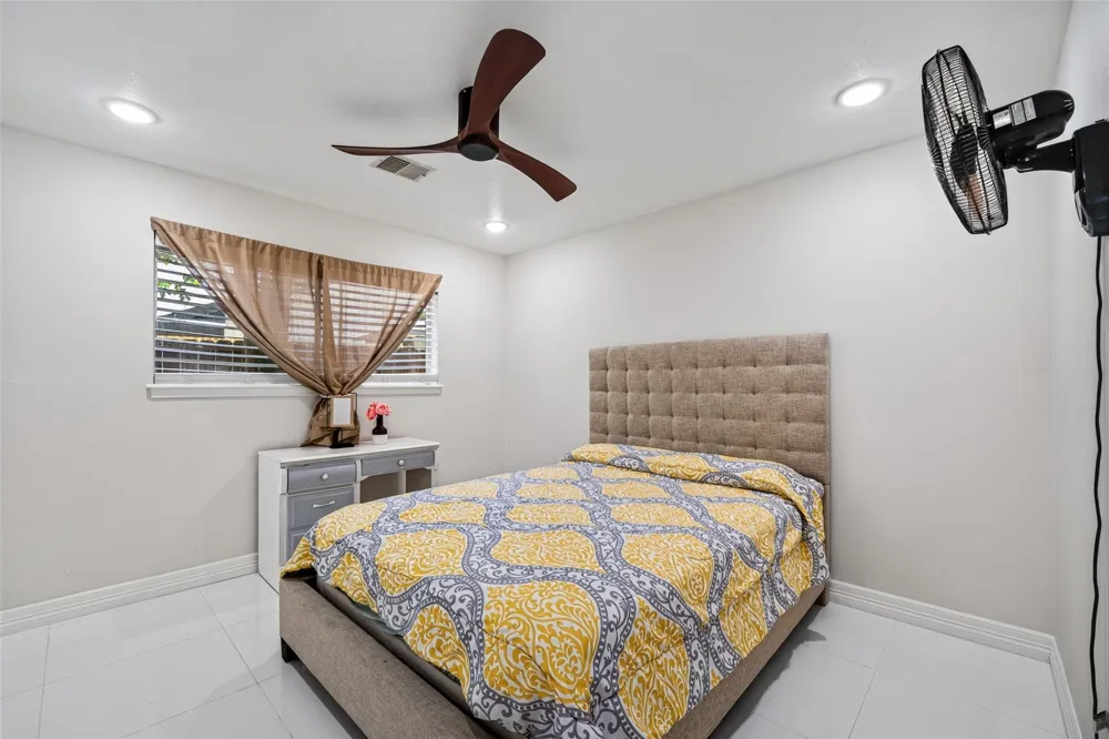 104 Burgundy Lane League City, TX 77573
