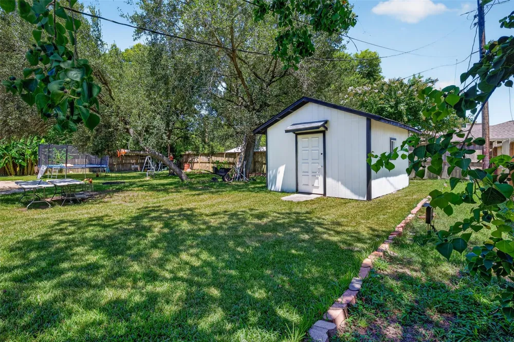 104 Burgundy Lane League City, TX 77573