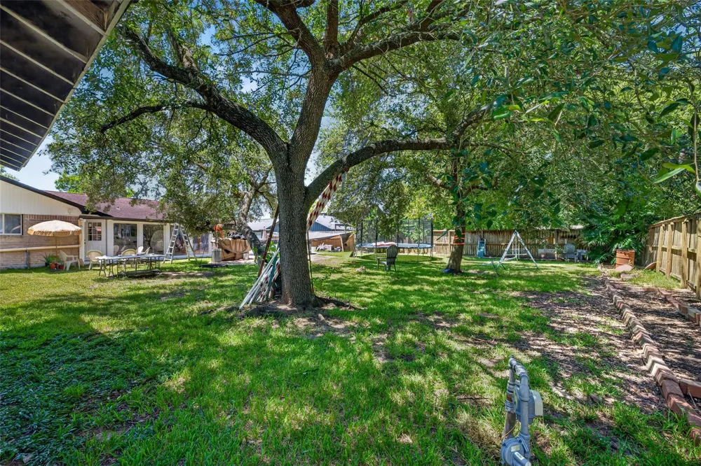 104 Burgundy Lane League City, TX 77573
