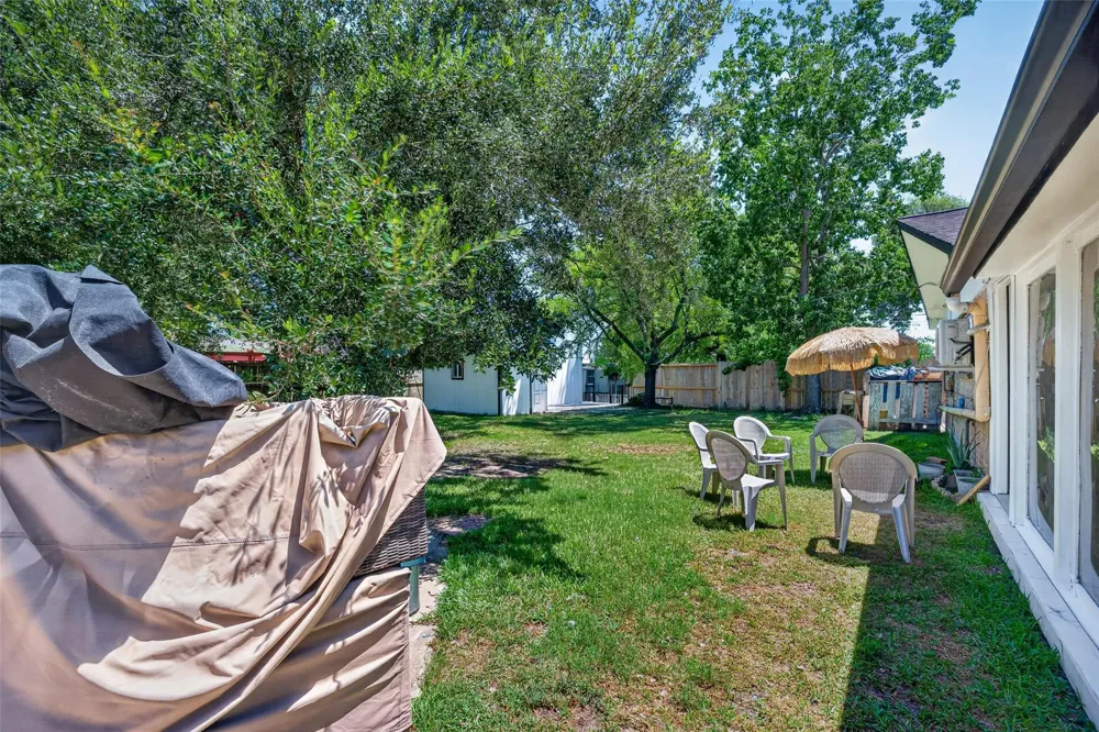 104 Burgundy Lane League City, TX 77573