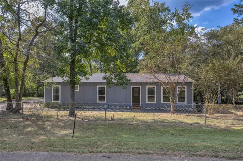 30519 Lake Circle Lane