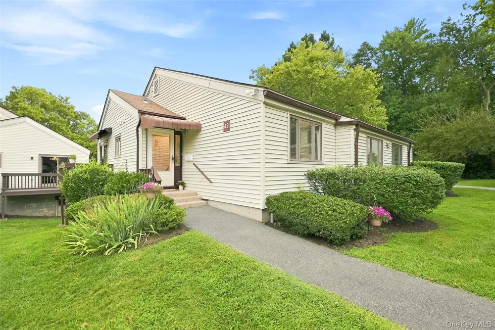 43 Jefferson Oval #A Yorktown Heights, NY 10598