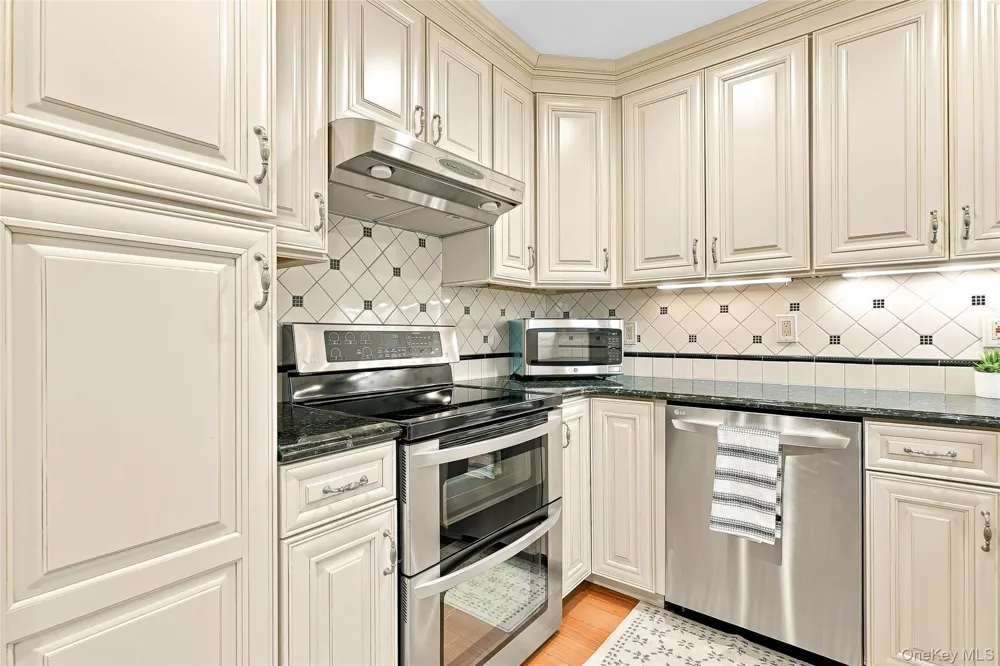 43 Jefferson Oval #A Yorktown Heights, NY 10598
