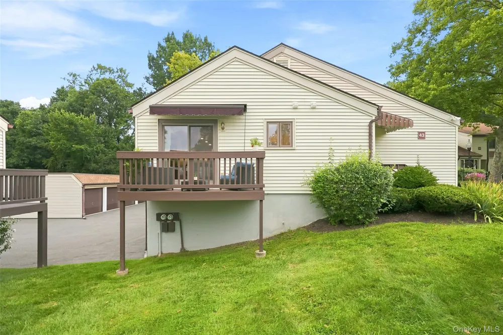43 Jefferson Oval #A Yorktown Heights, NY 10598
