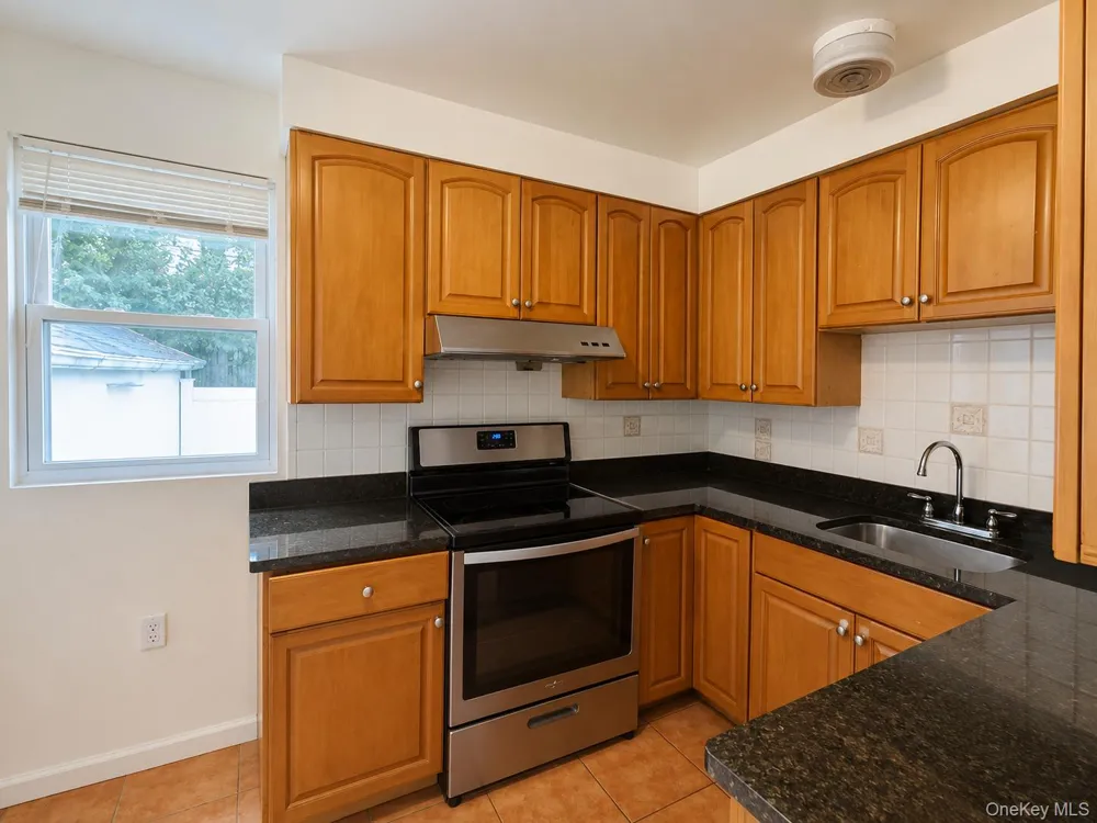 77-18 169th Street #1fl Flushing, NY 11366