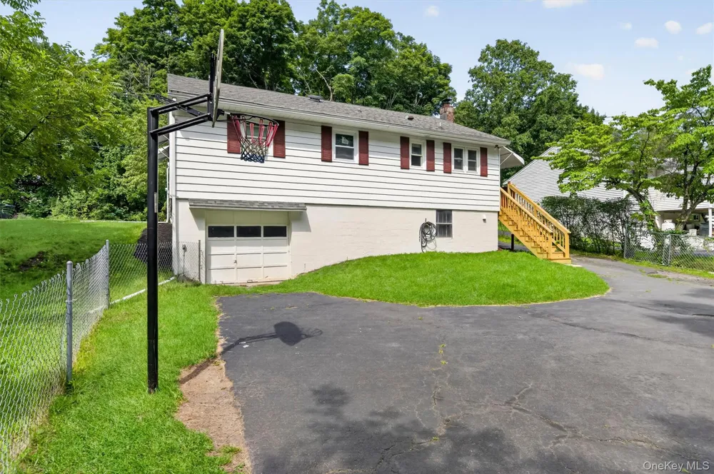 31 Leslie Road Newburgh, NY 12550
