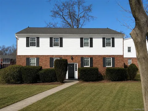 7 Essex Lane #B3