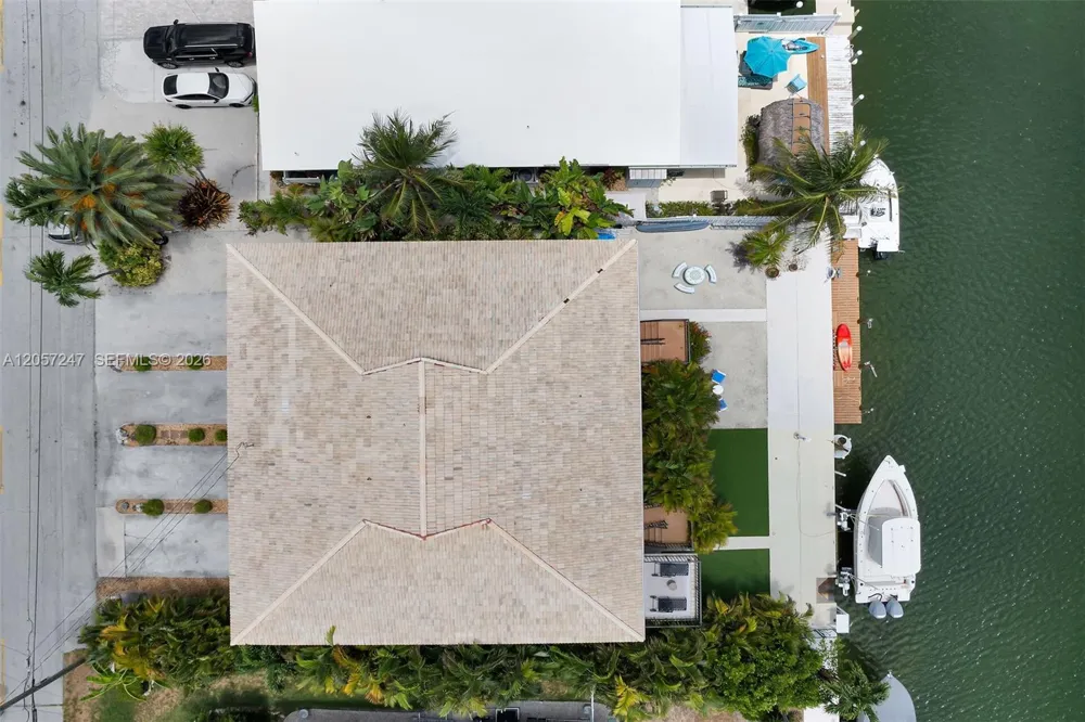 350 11th St Key Colony, FL 33051