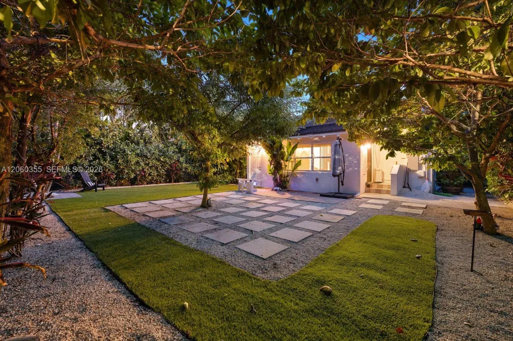 815 Monterey St Coral Gables, FL 33134