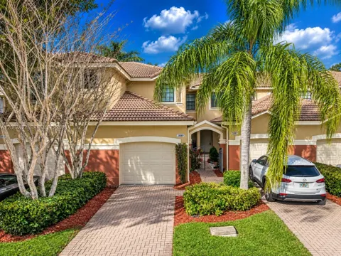 3889 Tree Top Dr #3889