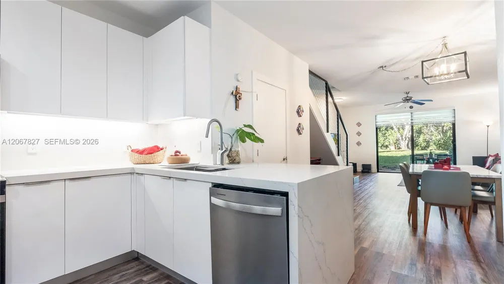 3889 Tree Top Dr #3889 Weston, FL 33332