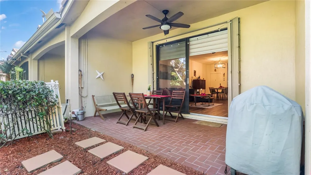 3889 Tree Top Dr #3889 Weston, FL 33332