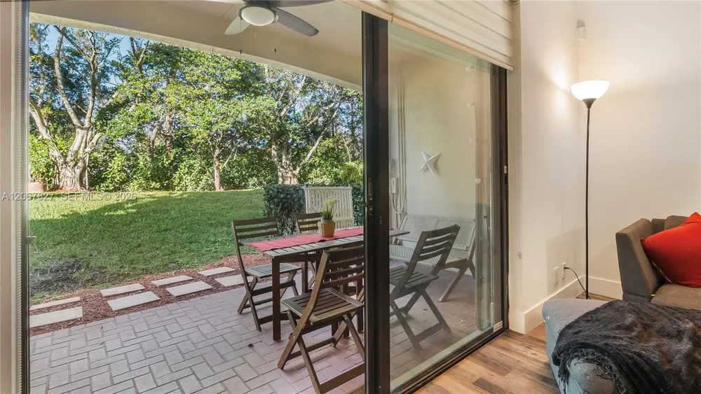 3889 Tree Top Dr #3889 Weston, FL 33332