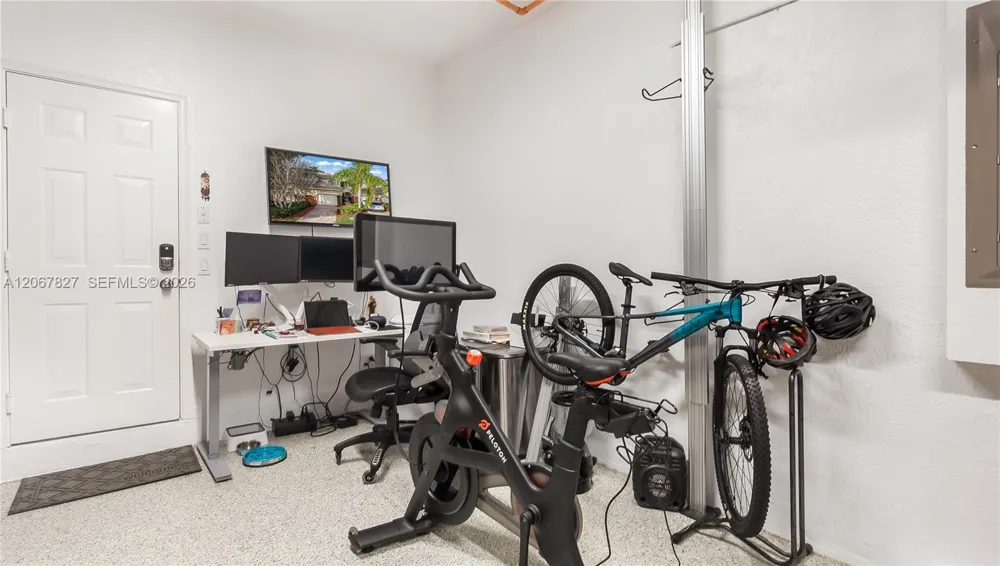 3889 Tree Top Dr #3889 Weston, FL 33332