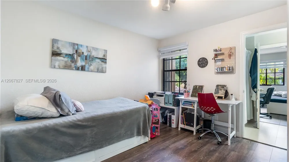 3889 Tree Top Dr #3889 Weston, FL 33332