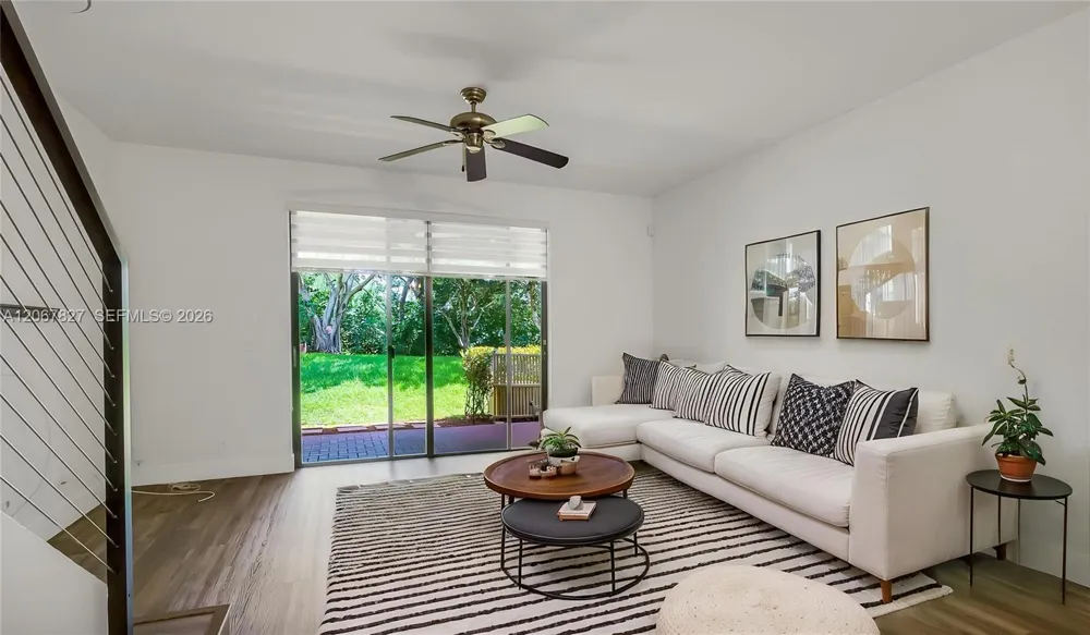 3889 Tree Top Dr #3889 Weston, FL 33332