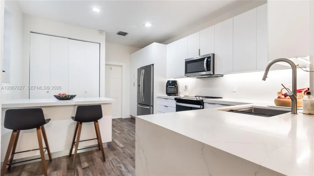 3889 Tree Top Dr #3889 Weston, FL 33332
