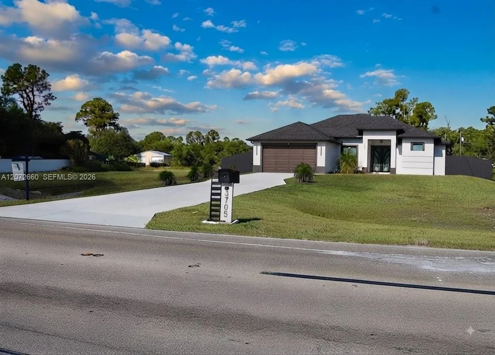 3705 SUNSHINE BLVD  N Lehigh Acres, FL 33971