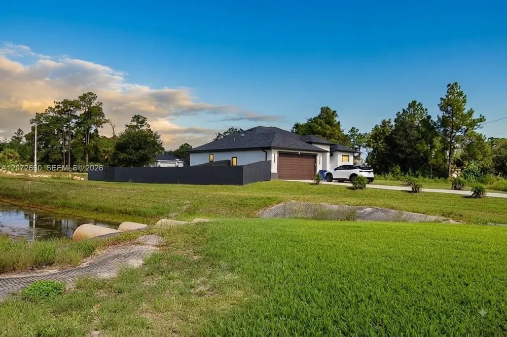 3705 SUNSHINE BLVD  N Lehigh Acres, FL 33971
