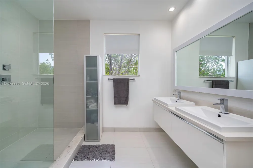 6428 NW 104th Ct Doral, FL 33178