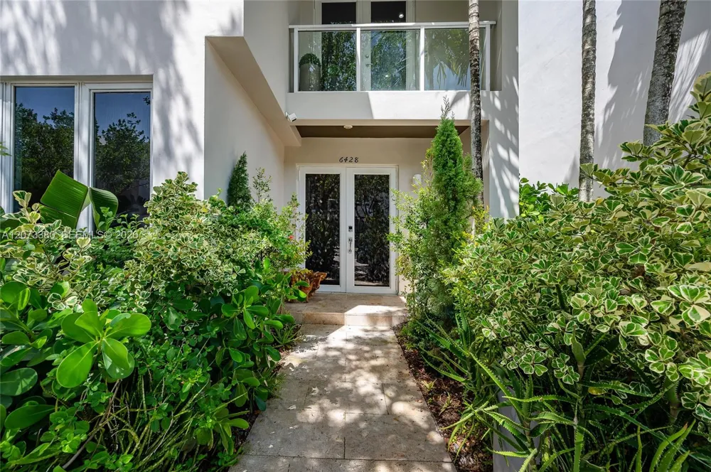 6428 NW 104th Ct Doral, FL 33178