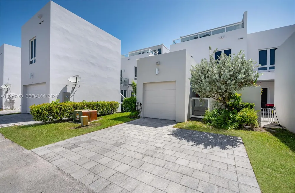 6428 NW 104th Ct Doral, FL 33178