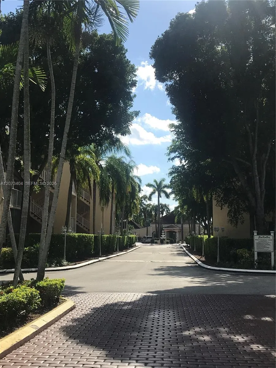 15295 SW 106th Ln #705 Miami, FL 33196