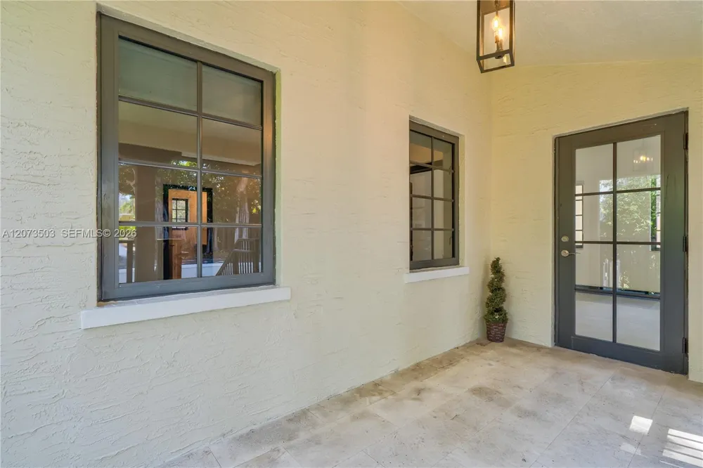 519 Alhambra Cir Coral Gables, FL 33134