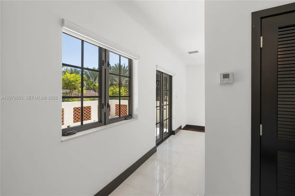 519 Alhambra Cir Coral Gables, FL 33134