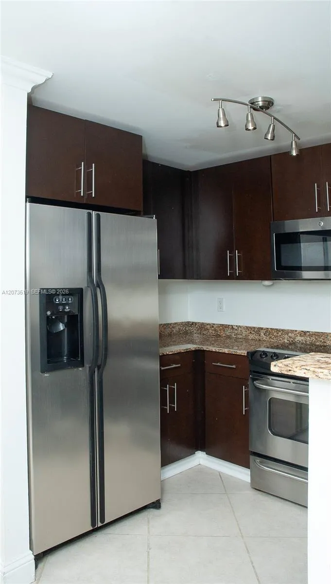 10 Aragon Ave #703 Coral Gables, FL 33134