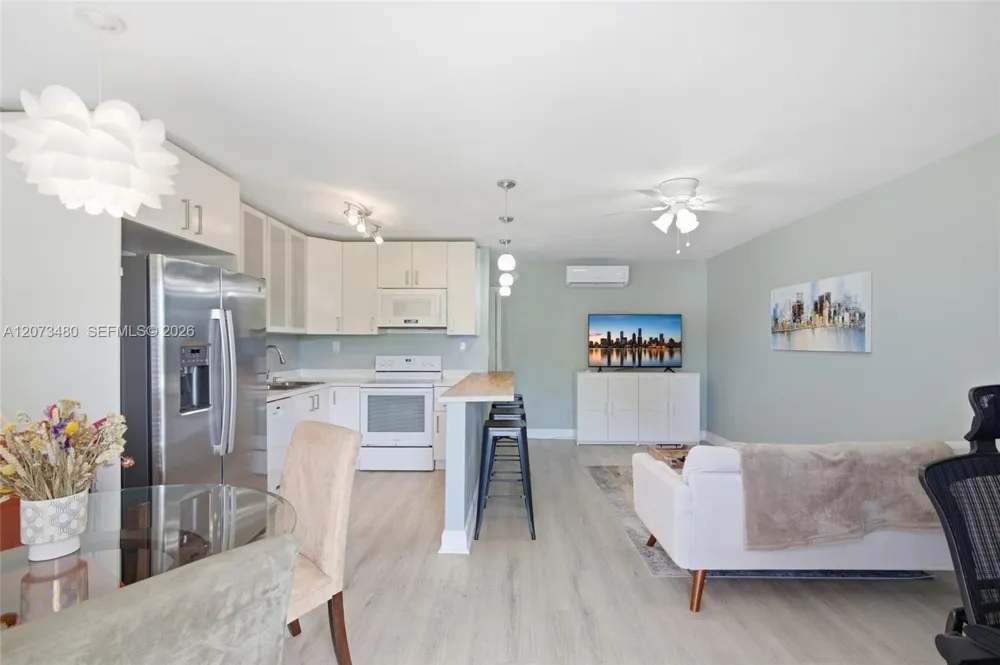 2716 NE 30th Pl #207C Fort Lauderdale, FL 33306