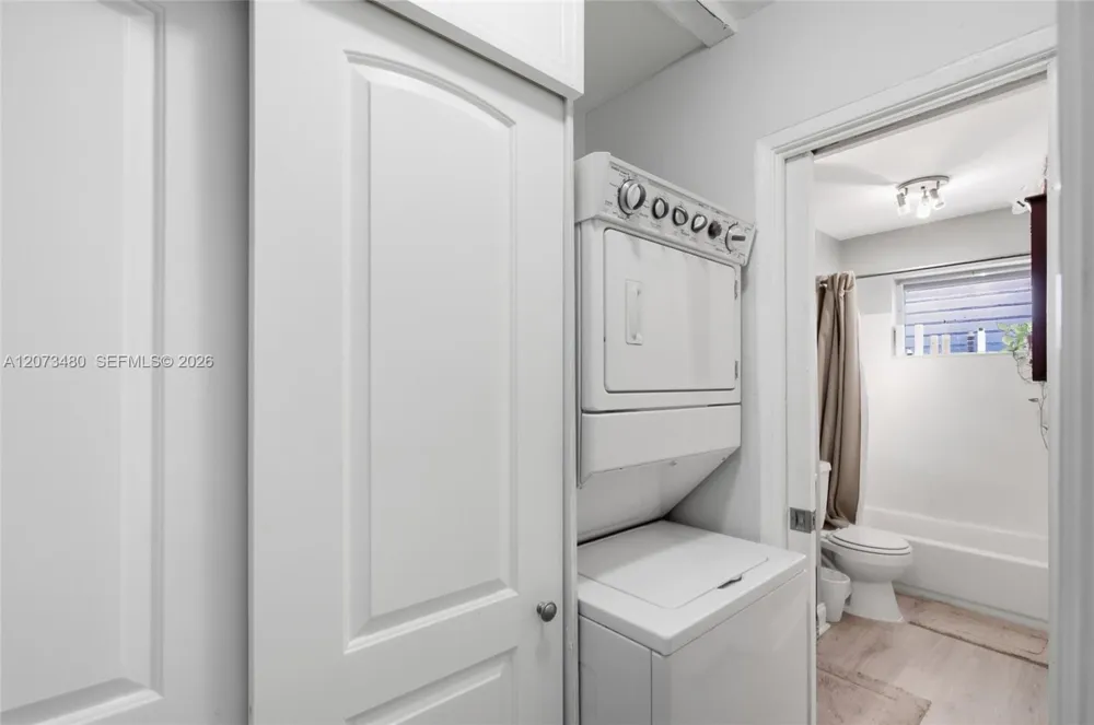 2716 NE 30th Pl #207C Fort Lauderdale, FL 33306