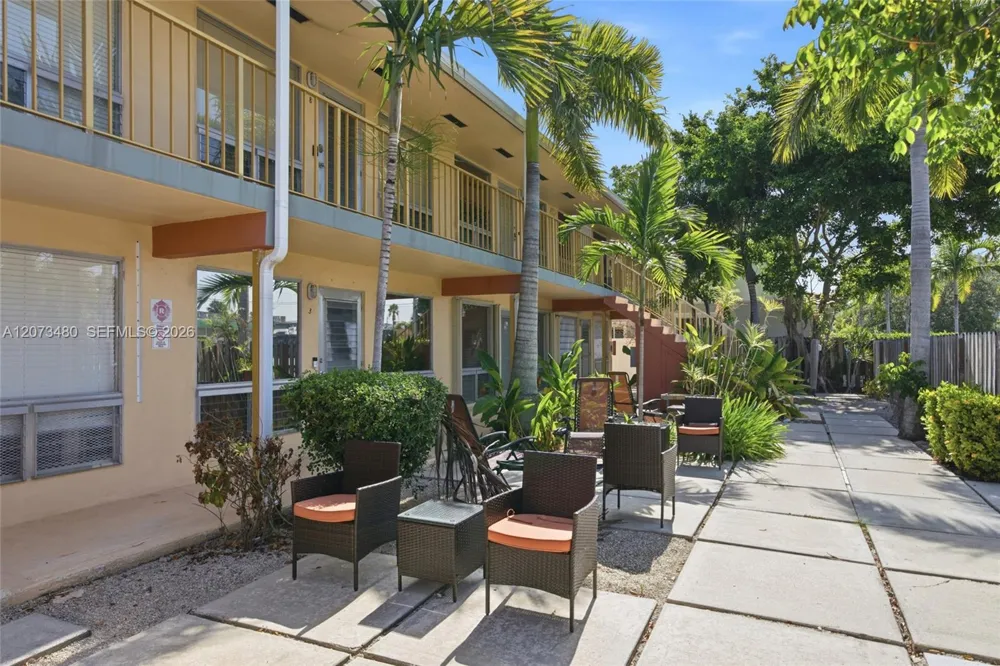 2716 NE 30th Pl #207C Fort Lauderdale, FL 33306
