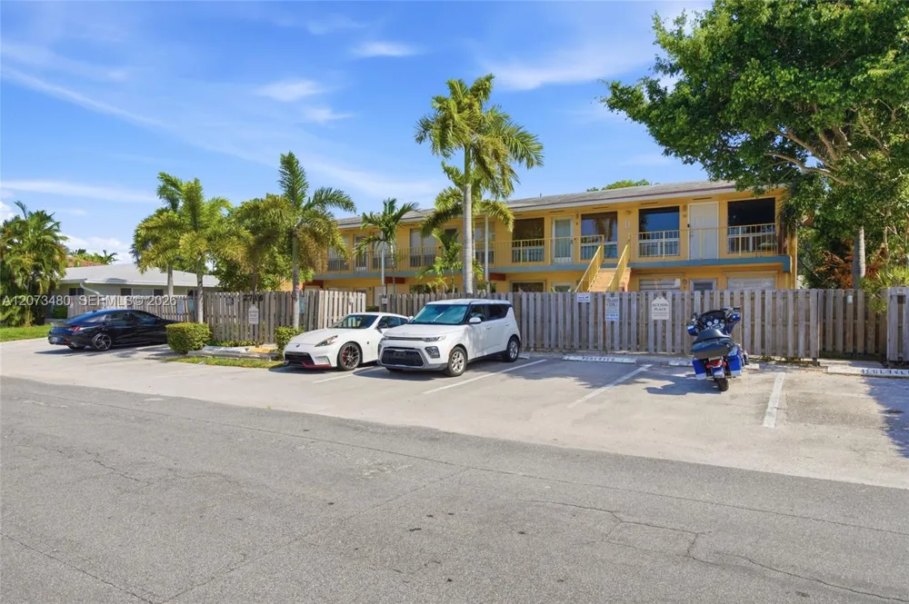 2716 NE 30th Pl #207C Fort Lauderdale, FL 33306