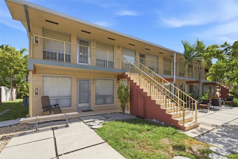 2716 NE 30th Pl #207C Fort Lauderdale, FL 33306