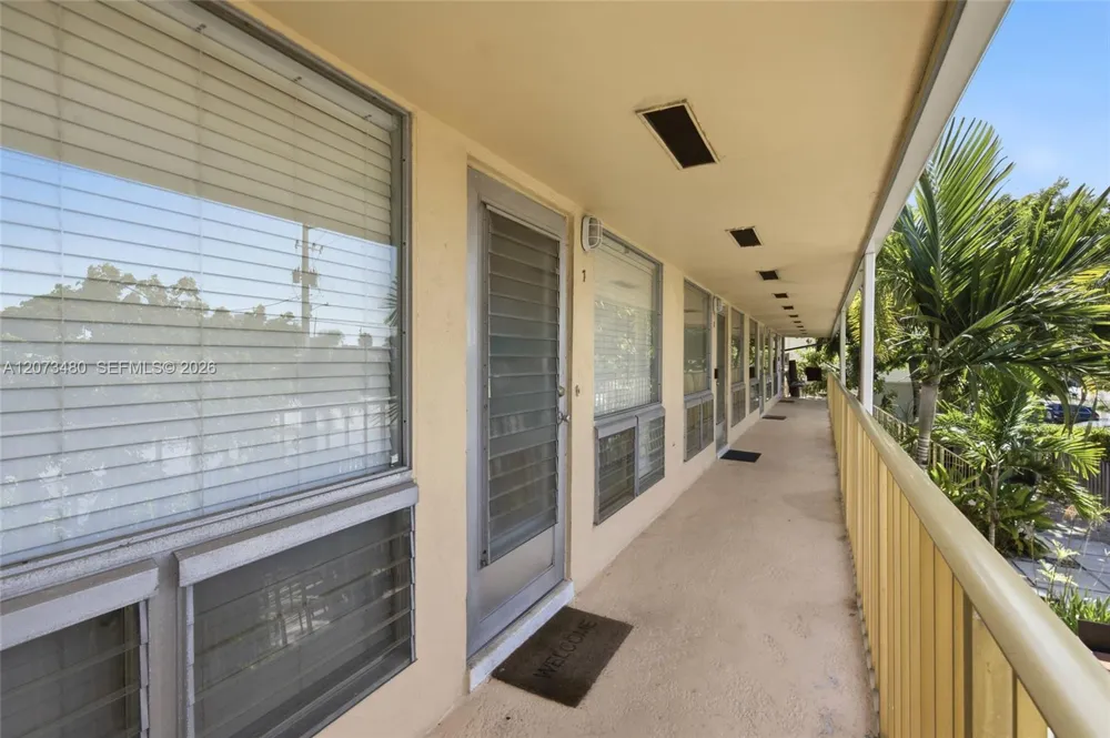 2716 NE 30th Pl #207C Fort Lauderdale, FL 33306