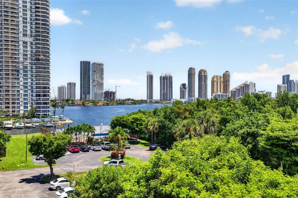 3350 NE 192nd St #5H-B Aventura, FL 33180