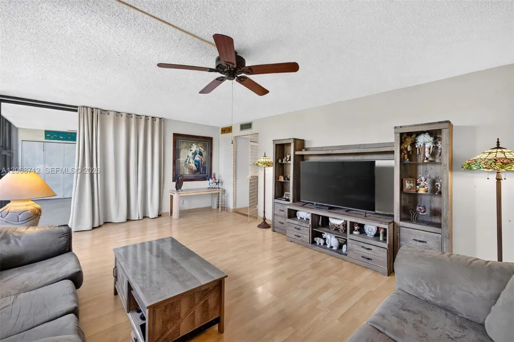 3350 NE 192nd St #5H-B Aventura, FL 33180