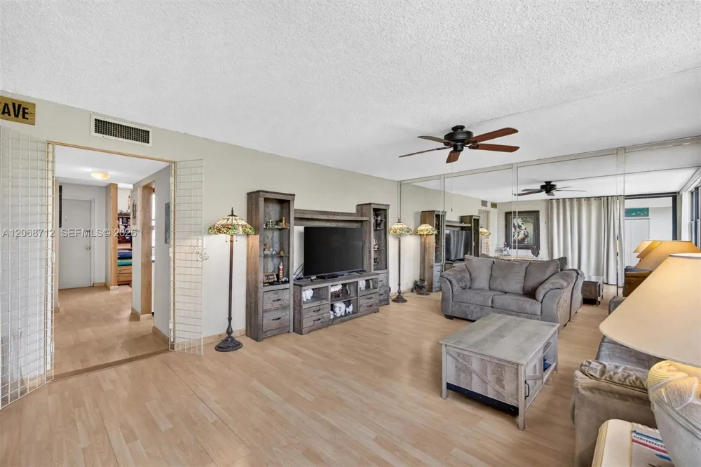 3350 NE 192nd St #5H-B Aventura, FL 33180