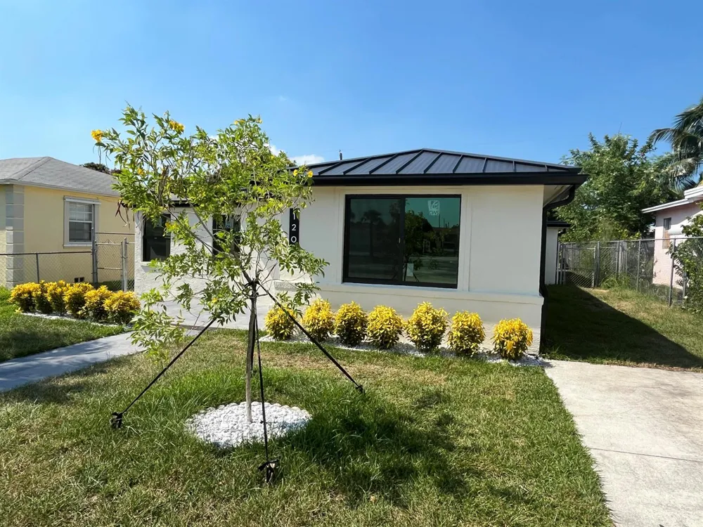 120 W 22ND STREET Riviera Beach, FL 33404