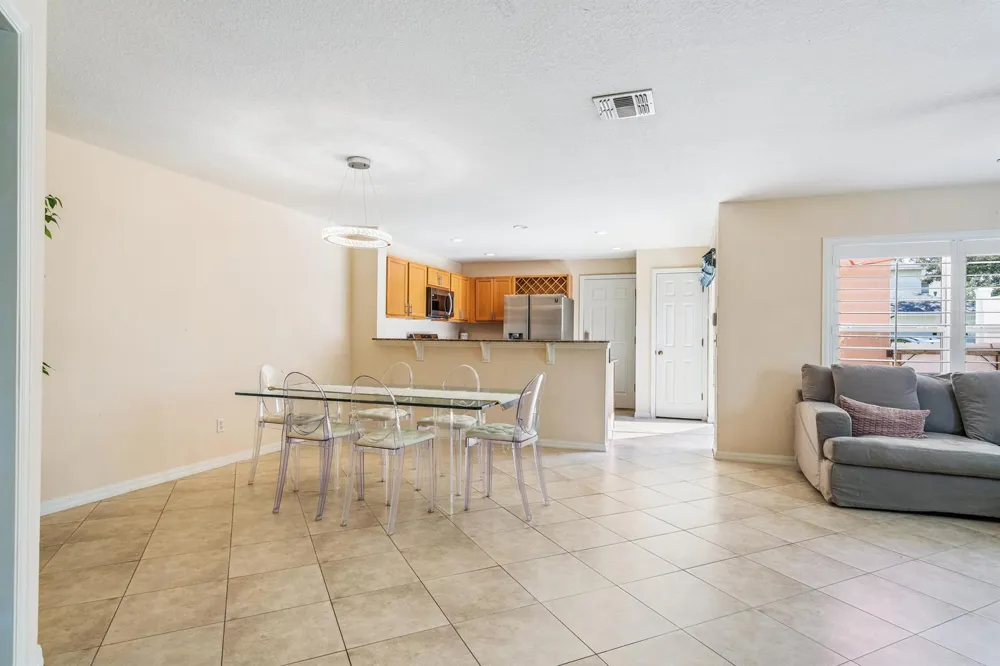 1541 Par Court Vero Beach, FL 32966