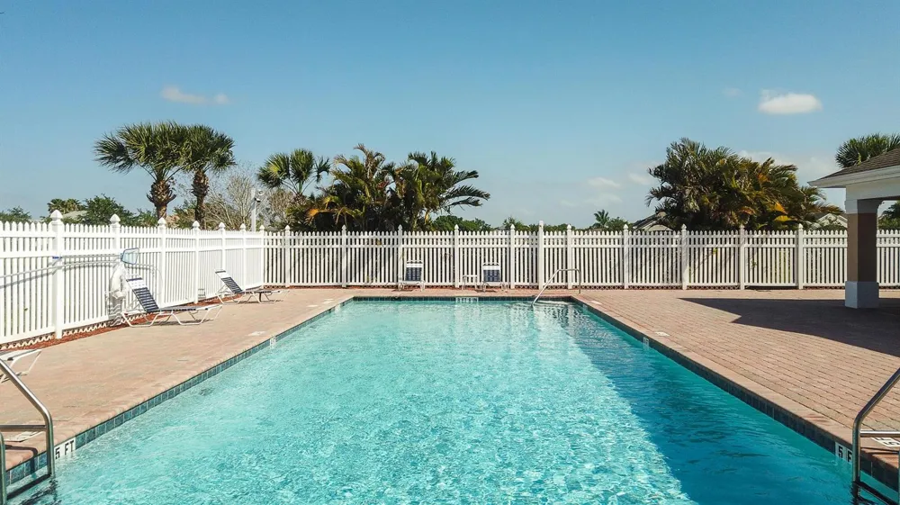 1541 Par Court Vero Beach, FL 32966