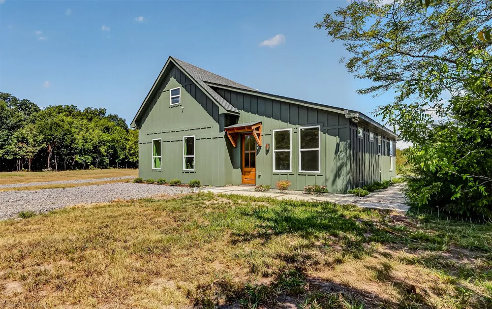 1530 County Road 3925 Wolfe City, TX 75449