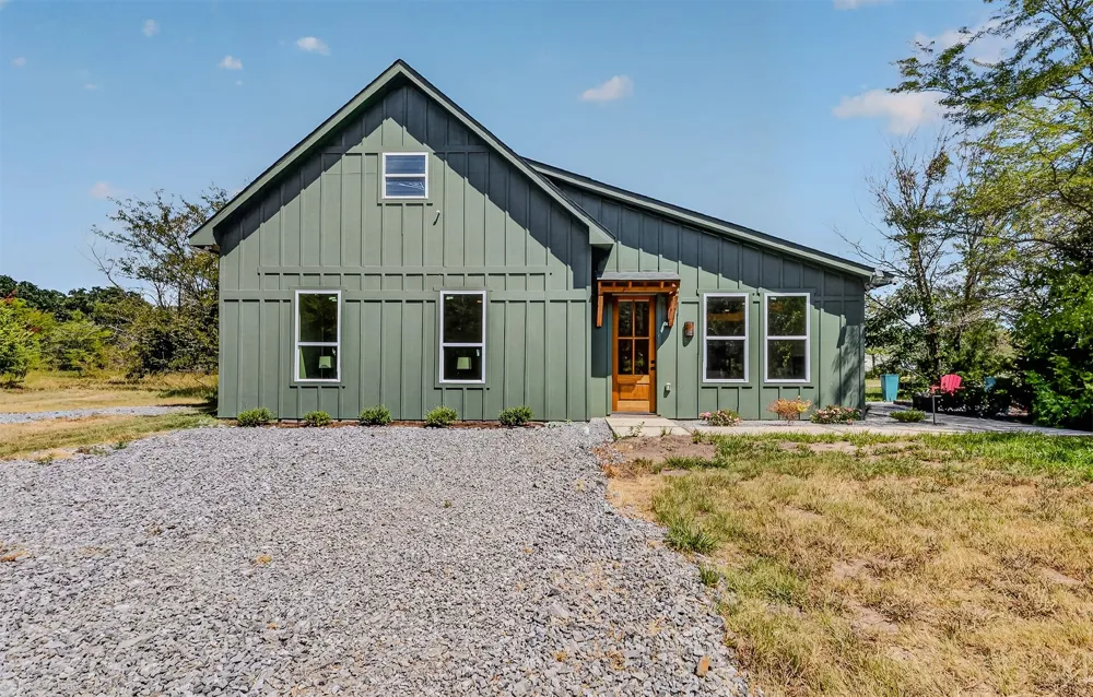 1530 County Road 3925 Wolfe City, TX 75449