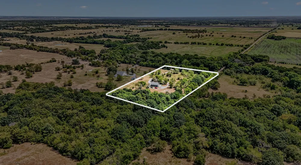 1530 County Road 3925 Wolfe City, TX 75449