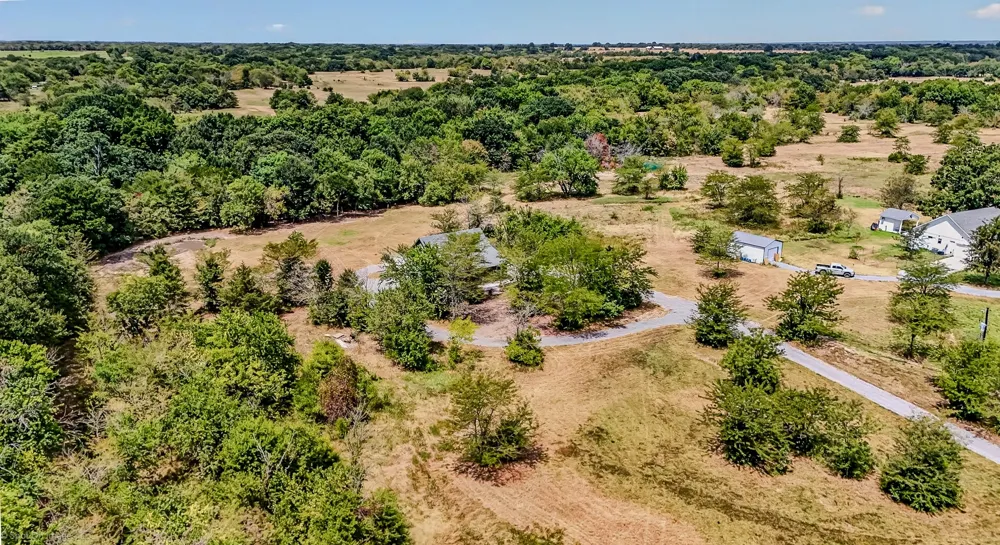 1530 County Road 3925 Wolfe City, TX 75449