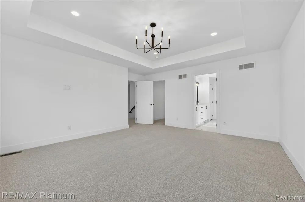 2 Key West Way Orion Charter Township, MI 48360