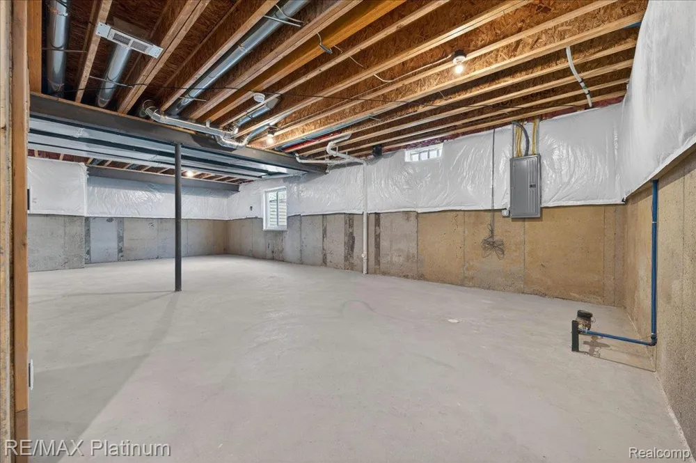2 Key West Way Orion Charter Township, MI 48360
